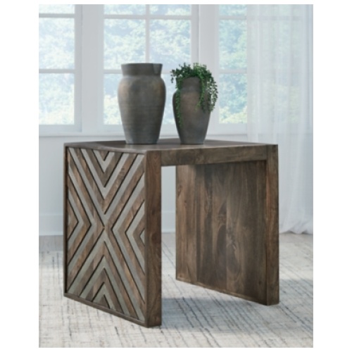 Dreggan End Table, Brown