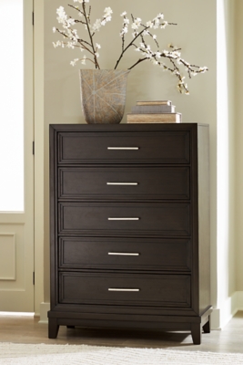 Neymorton 5 Drawer Chest of Drawers, Dark Grayish Brown