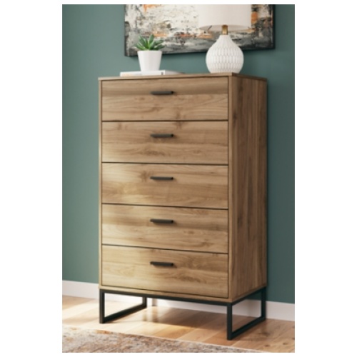 Deanlow 5 Drawer Chest of Drawers, Honey