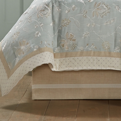 J. Queen New York Garden View 4-Piece Comforter Set, Spa