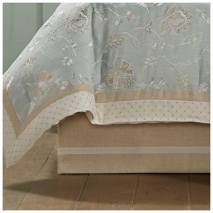 J. Queen New York Garden View 4-Piece King Comforter Set, Spa