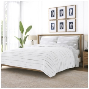 Ienjoy Home All Season 3 Piece King/California King Horizon Lines Reversible Quilt Set with Shams, Light Gray