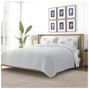 Ienjoy Home All Season 3 Piece King/California King Scrolled Patchwork Reversible Quilt Set with Shams, Light Gray