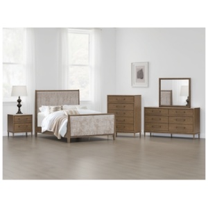 Roanhowe Queen Upholstered Bed, Brown