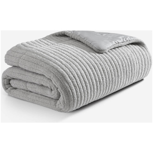 Snug Piped Comforter