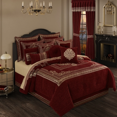 J. Queen New York Laurenza King 4 Piece Comforter Set, Crimson